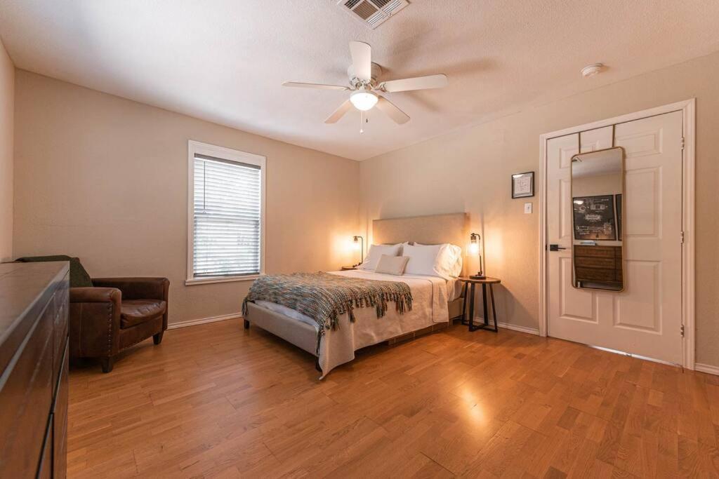Escape To A Restored 1920S East Waco Bungalow Luaran gambar